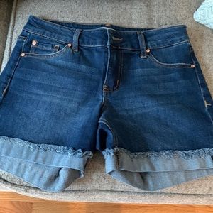 Size 3/26 Jean shorts in good condition